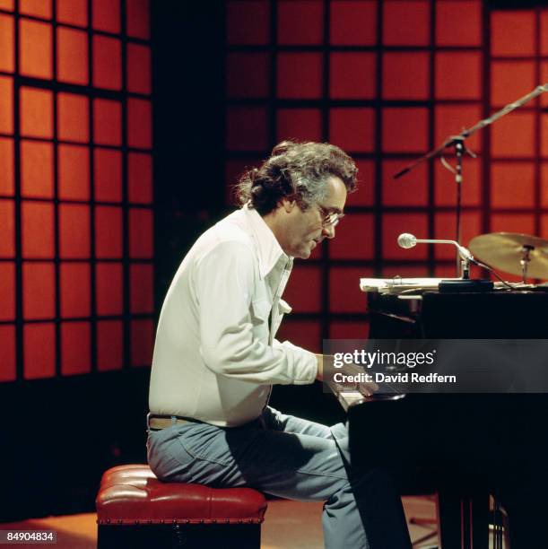 Photo of Michel LEGRAND, Michel LeGrand performing on stage