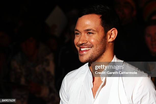 Singer Will Young arrives at the Brit Awards 2009 at Earls Court on February 18, 2009 in London, England.