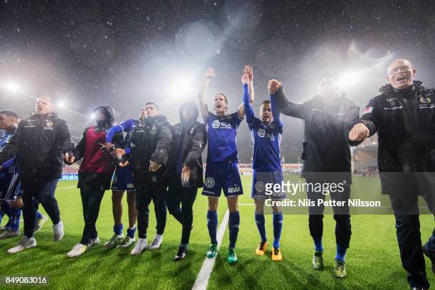 Players of GIF Sundsvall celebrates after the victory during the Allsvenskan match between Athletic FC Eskilstuna and GIF Sundsvall at Tunavallen on...