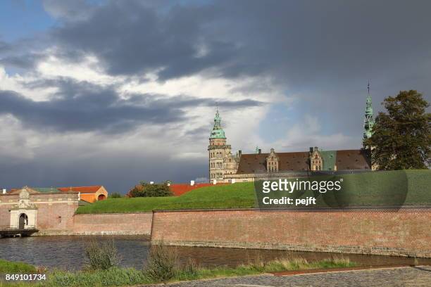 castello di kronborg - patrimonio mondiale dell'unesco a elsinore, danimarca - pejft foto e immagini stock