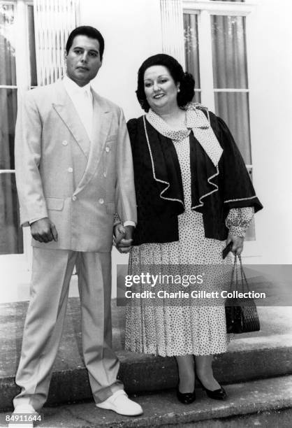 Photo of Montserrat CABALLE and Freddie MERCURY; Posed full length shot with Montserrat Caballe