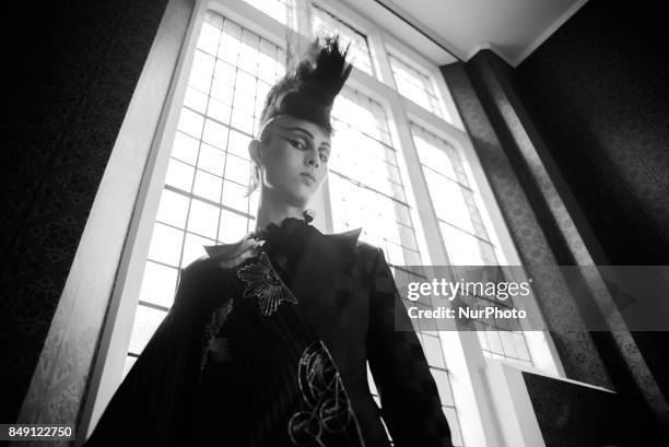 Backstage, reharsal and details ahead of the Dilara Findikoglu show during London Fashion Week September 2017 in London on September 18, 2017. Dilara...