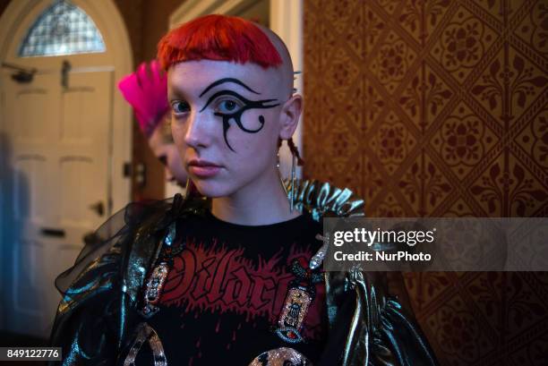 Backstage, reharsal and details ahead of the Dilara Findikoglu show during London Fashion Week September 2017 in London on September 18, 2017. Dilara...