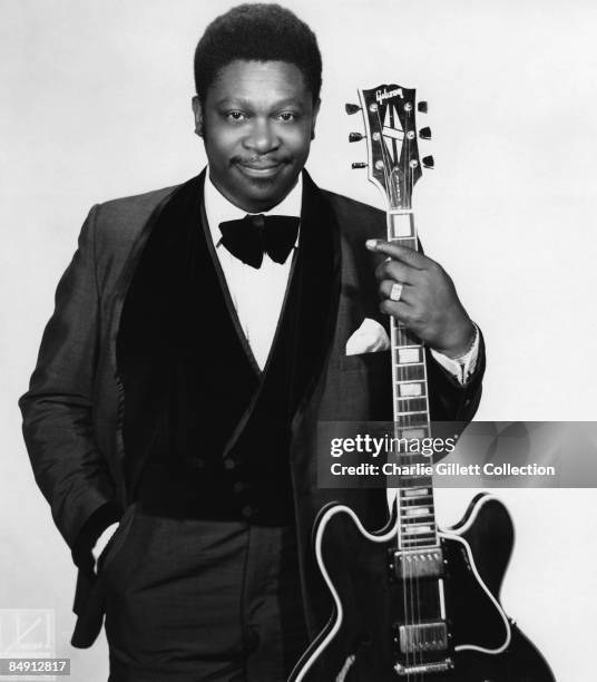 Photo of BB KING; Posed with guitar