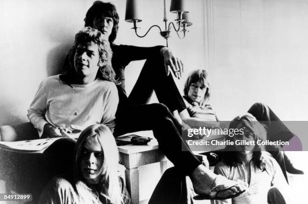 Photo of Jon ANDERSON and Steve HOWE and Chris SQUIRE and Bill BRUFORD and Rick WAKEMAN and YES; Clockwise from bottom left: Rick Wakeman, Bill...