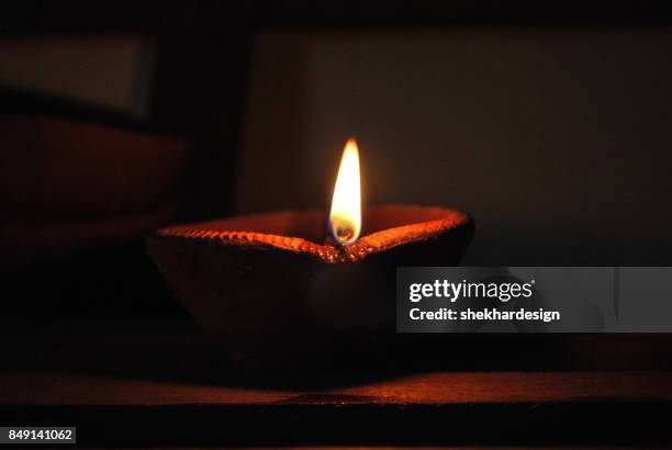 diwali diya - diya oil lamp fotografías e imágenes de stock