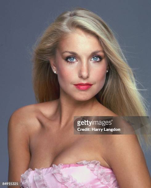 Actress Heather Thomas poses for a portrait circa 1985 in Los Angeles, California.