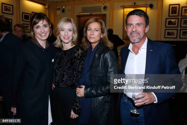 Actress Julie Gayet, actress of the piece Lea Drucker, violonist Anne Gravoin and her husband politician Manuel Valls attend "La vraie vie" Theater...