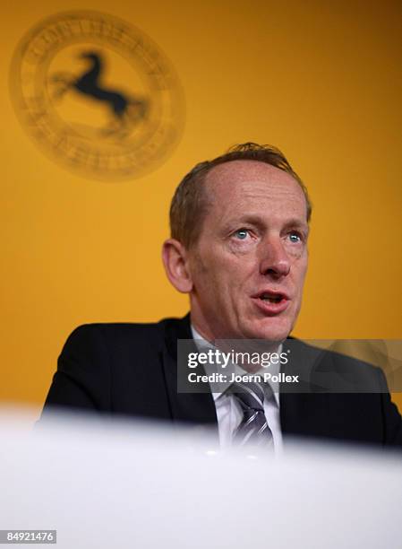 Of Continental, Karl-Thomas Neumann, announces the companies results 2008 during the annual press conference on February 19, 2009 in Hannover,...