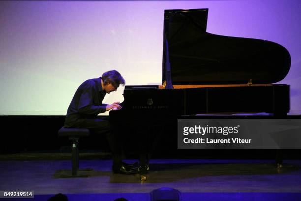 Pianist Dimitri Naiditch attends "Trophee Du Bien-Etre" award ceremony at Theatre des Mathurins on September 18, 2017 in Paris, France.