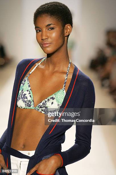 Sessilee Lopez wearing Peter Som Spring 2006