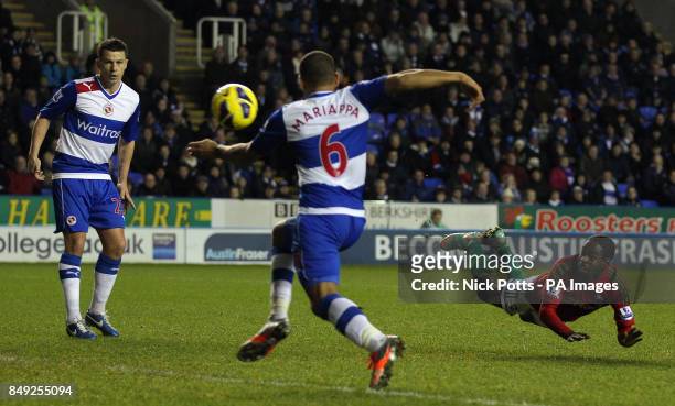 Swansea's Nathan Dyer has his diving header saved by Reading keeper Adam Federici during the Barclays Premier League match at the Madejski Stadium,...