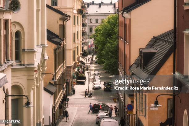view of street in soedermalm, neighborhood stockholm - stockholm city stock-fotos und bilder