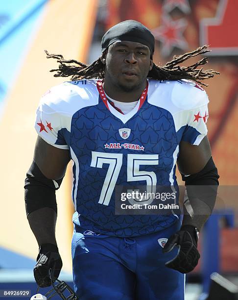 Davin Joseph of the Tampa Bay Buccaneers runs onto the field during NFC pre-game introductions before the NFL Pro Bowl in Aloha Stadium on February...