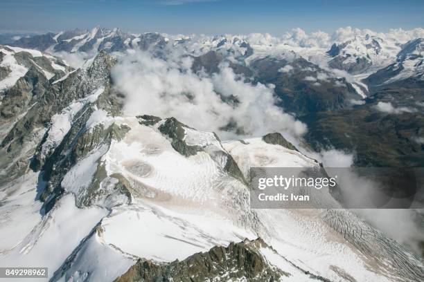 europe, france, french and swiss alps, haute-savoie, chamonix, grand combin and matterhorn - valle blanche 個照片及圖片檔