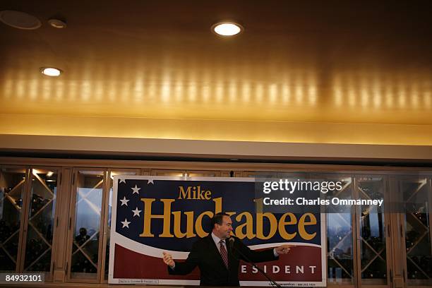 Republican U.S. Presidential hopeful Gov. Mike Huckabee and his wife, Janet Huckabee attend a early morning fundraiser hosted by supporters on...