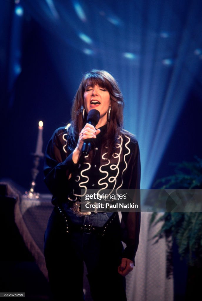 Kathy Mattea Performing