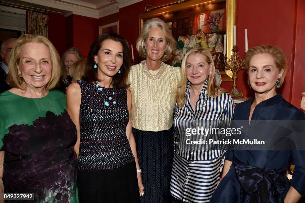 Daisy Soros, Fe Fendi, Elizabeth Peabody, Barbara Cirkva-Schumacher and Carolina Herrera attend Jackie Weld Drake hosts Casita Maria's Fiesta 2017...