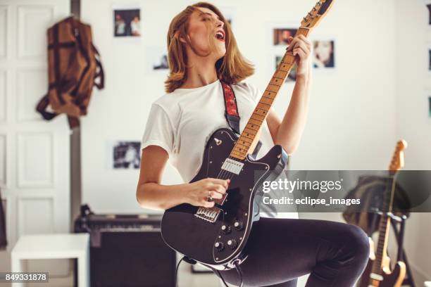 let's rock - músico de rock imagens e fotografias de stock