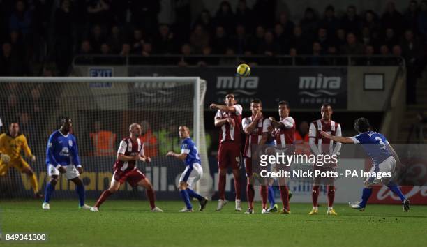 Everton's Leighton Baines goes close from a free-kick