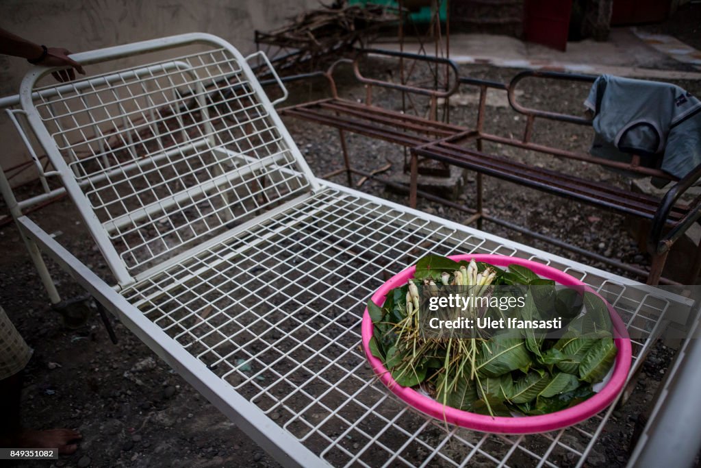 Indonesians Undergo Traditional Drug Rehabilitation