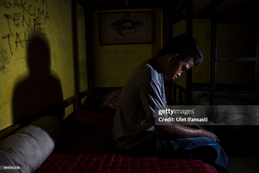 Indonesians Undergo Traditional Drug Rehabilitation