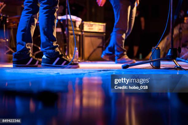 ready to rock - lead singer stock pictures, royalty-free photos & images