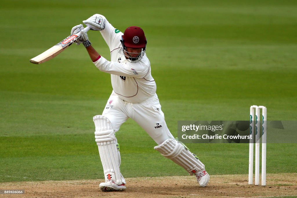 Surrey v Somerset - Specsavers County Championship: Division One