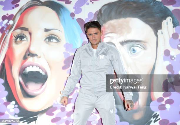 Stephen Bear attends a photocall for 'Just Tattoo Of Us: Can You Deal With The Reveal?' pop-up tattoo parlour on September 19, 2017 in London, United...