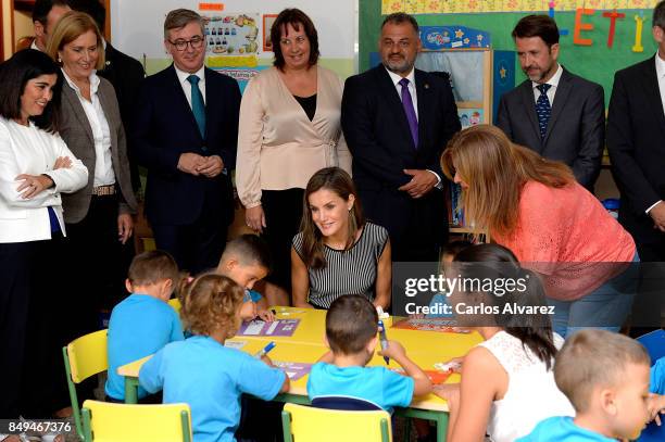 Queen Letizia of Spain attends the opening of the 2017-2018 scholarship course at 'San Matias' School Centre on September 19, 2017 in Santa Cruz de...