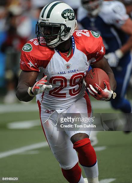Leon Washington of the New York Jets carries the ball during the NFL Pro Bowl in Aloha Stadium on February 8, 2009 in Honolulu, Hawaii. The NFC...