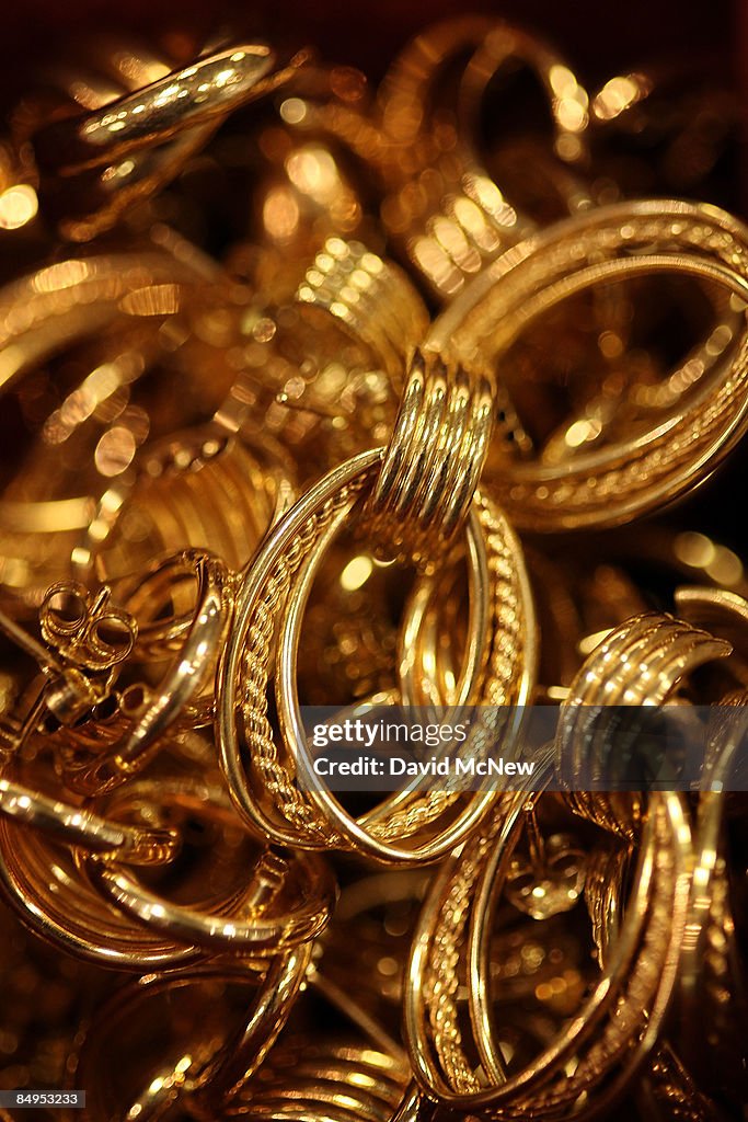 Gold Hits Highest Price In 11 Months