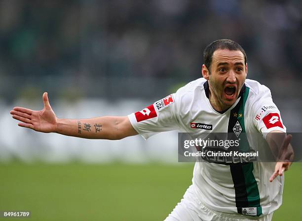 Oliver Neuville of Moenchengladbach celebrates his first goal and the 3-2 during the Bundesliga match between Borussia Moenchengladbach and Hannover...