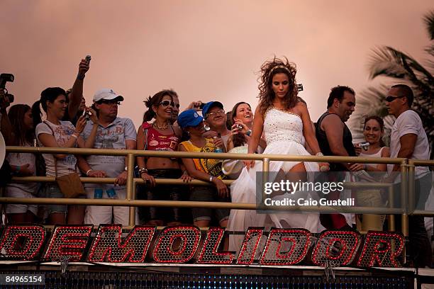 Brazilian singer Ivete Sangalo during her presentation with the Cerveja and Cia music truck at the Barra-Ondina track of Salvador's carnival on...