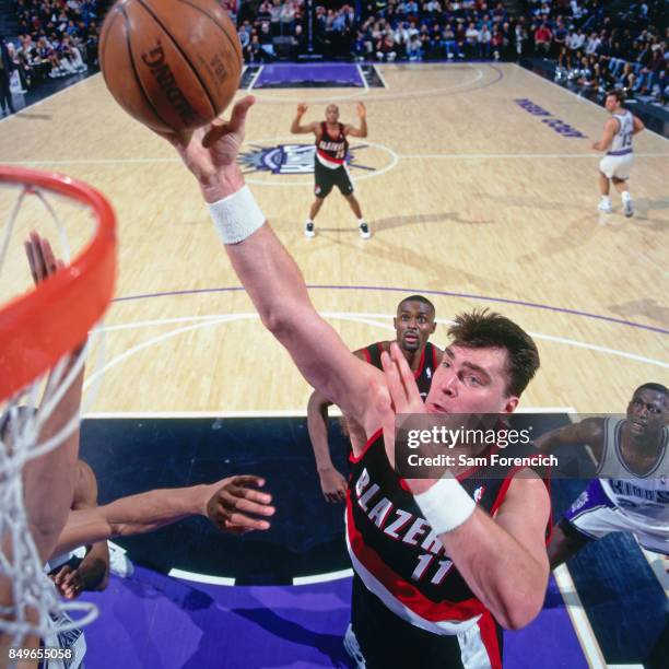 Arvydas Sabonis of the Portland Trail Blazers shoots circa 1996 at Arco Arena in Sacramento, California. NOTE TO USER: User expressly acknowledges...