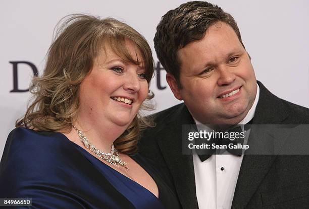 Singer Paul Potts and his wife Julie-Ann attend the 2009 Echo Music Awards at the O2 Arena on February 21, 2009 in Berlin, Germany.