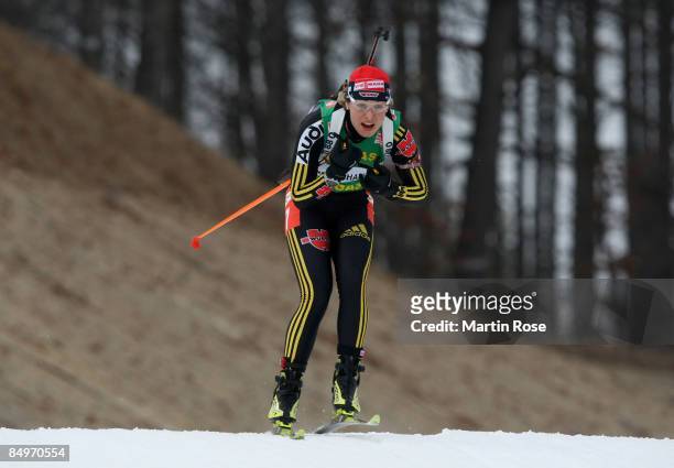 Magdalena Neuner of Germany in action during the Women's 12,5 km mass start of the IBU Biathlon World Championships on February 22, 2009 in...
