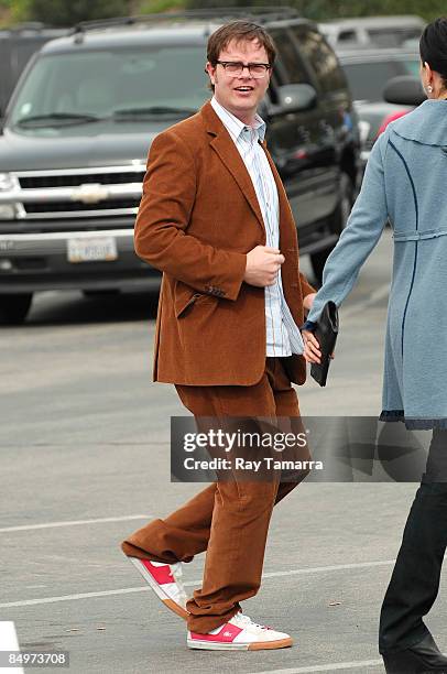 Actor Rainn Wilson walks in Santa Monica on February 21, 2009 in Santa Monica, California.