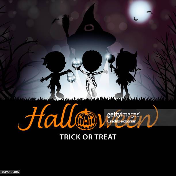 ilustraciones, imágenes clip art, dibujos animados e iconos de stock de halloween truco o convite niños silueta - parade
