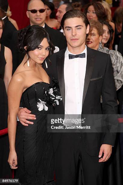 Actors Vanessa Hudgens and Zac Efron arrive at the 81st Annual Academy Awards held at Kodak Theatre on February 22, 2009 in Los Angeles, California.
