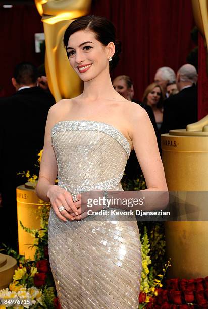 Actress Anne Hathaway arrives at the 81st Annual Academy Awards held at Kodak Theatre on February 22, 2009 in Los Angeles, California.