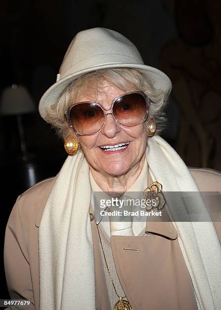 Elaine Stritch attends the Academy of Motion Picture Arts & Sciences' Official New York Oscar Night Party at The Carlyle on February 22, 2009 in New...