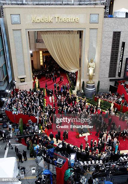 People arrive on the red carpet at the 81st Annual Academy Awards at the Kodak Theatre February 22, 2009 in Los Angeles, California.