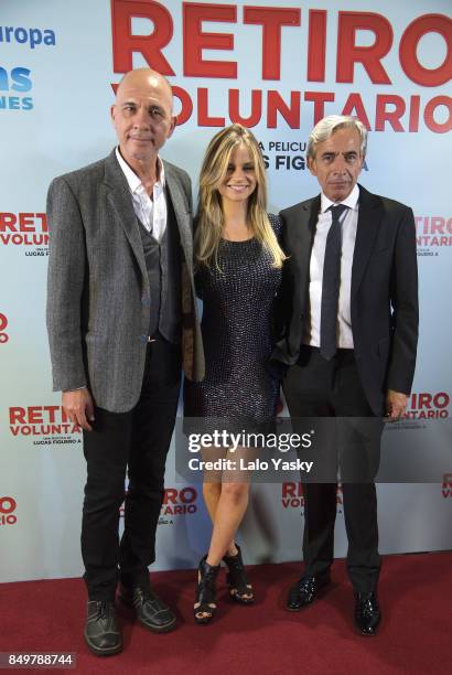 Dario Grandinetti, Paula Cancio and Imanol Arias attend the premiere of 'Retiro Voluntario' at the Atlas Patio Bullrich Cinema on September 19, 2017...