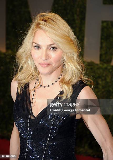 Singer Madonna arrives at the 2009 Vanity Fair Oscar Party Hosted By Graydon Carter at the Sunset Tower on February 22, 2009 in West Hollywood,...