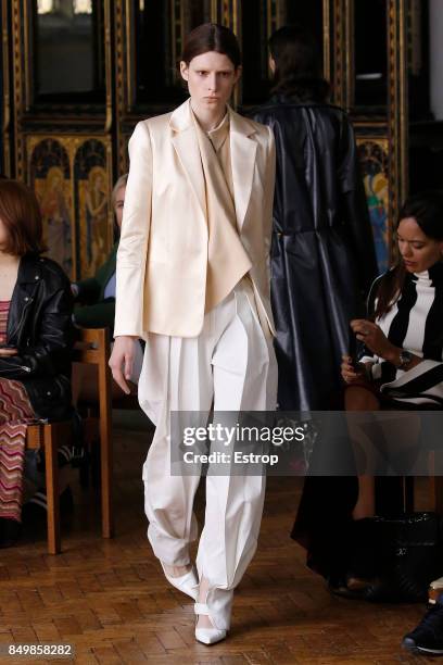 Model walks the runway at the Sharon Wauchob show during London Fashion Week September 2017 on September 19, 2017 in London, England.