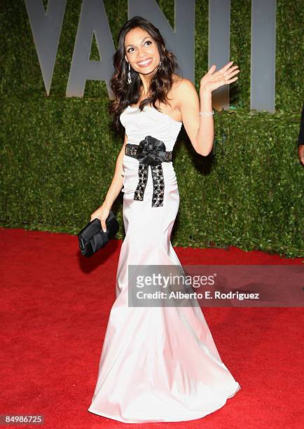 Actress Rosario Dawson arrives at the 2009 Vanity Fair Oscar Party hosted by Graydon Carter held at the Sunset Tower on February 22, 2009 in West...