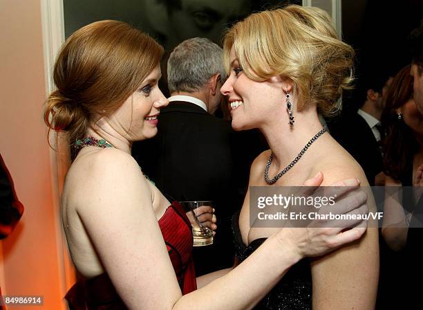 Actresses Isla Fisher and Elizabeth Banks attend the 2009 Vanity Fair Oscar party hosted by Graydon Carter at the Sunset Tower Hotel on February 22,...