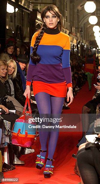 Daisy Lowe walks the runway at the PPQ show during London Fashion Week Autumn/Winter 2009 at Burlington Arcade on February 22, 2009 in London,...