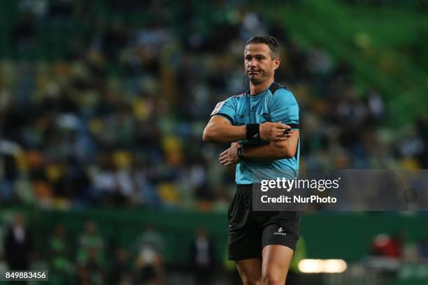 Referee Manuel Mota from Portugal during the Portuguese Cup 2017/18 match between Sporting CP v CS Maritimo, at Alvalade Stadium in Lisbon on...